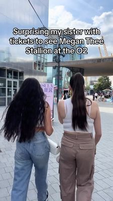 Instagram post by @kayshandchloe