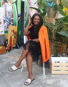 Instagram post by @keepingitoly