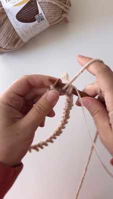 Instagram post by @kniftyknittings