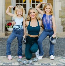 Instagram post by @lariemidkiff