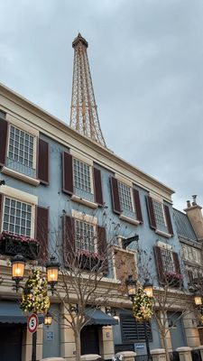 Instagram post by @latenightwithsara