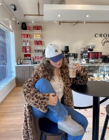 Instagram post by @latenightwithsara