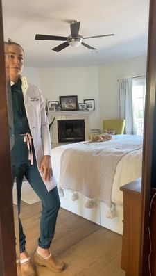 Instagram post by @laurakgluck