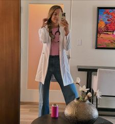 Instagram post by @laurakgluck