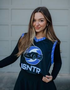 Instagram post by @laurynsquyres