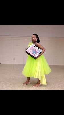 Instagram post by @lovinfee