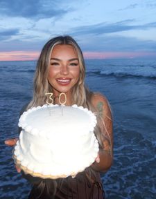 Instagram post by @lunalex