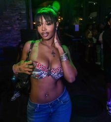 Instagram post by @maaminextdoor