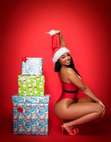 Instagram post by @maaminextdoor