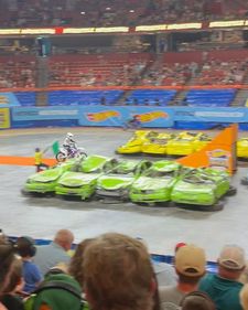 Instagram post by @shelly_and_madisyn