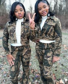 Instagram post by @megan_morgan_truebluetwins