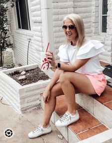 Instagram post by @melandchanel