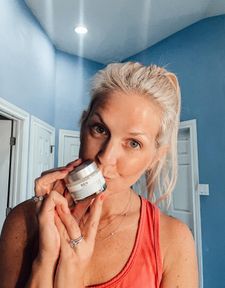 Instagram post by @melandchanel