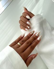 Instagram post by @metoyamonroe