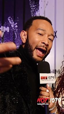 Instagram post by @miasiasymone