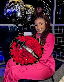 Instagram post by @miasiasymone