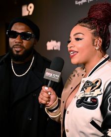 Instagram post by @miasiasymone