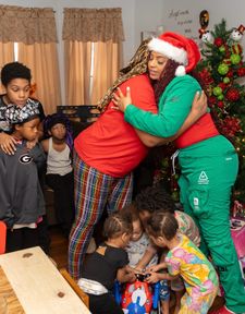 Instagram post by @miasiasymone