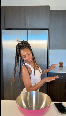 Instagram post by @mikhyab