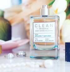 Instagram post by @misspettigrewreview