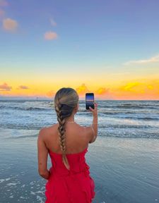 Instagram post by @mollyanneseymour