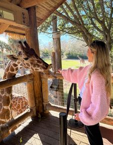 Instagram post by @mollyanneseymour