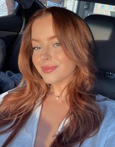 Instagram post by @mollybails