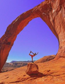 Instagram post by @monicamaragos