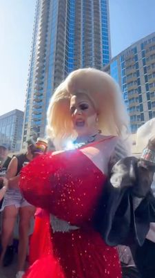 Instagram post by @mrsivana