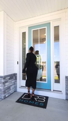 Instagram post by @myagentkayla