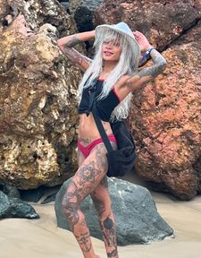 Instagram post by @naddyabstract