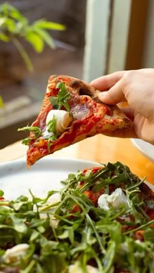 Instagram post by @riedytoeat