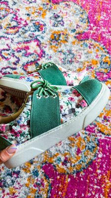 Instagram post by @nicollette.vizuet