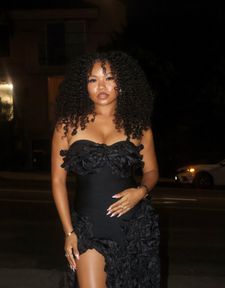 Instagram post by @nikikoburnett