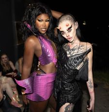 Instagram post by @pink_neinu