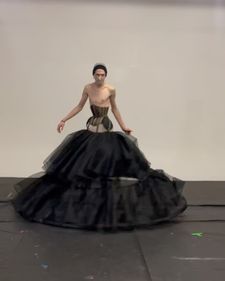 Instagram post by @queenutica