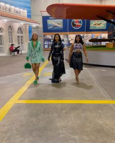 Instagram post by @reynalove305