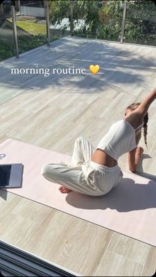 Instagram post by @sabrinaannesocials