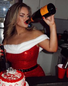 Instagram post by @samnsch