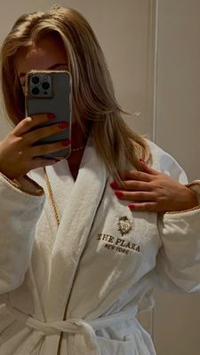 Instagram post by @samnsch