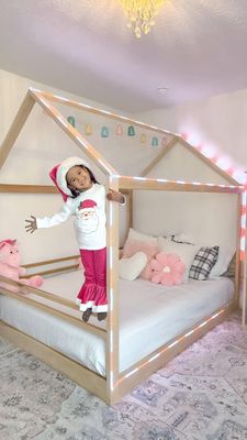 Instagram post by @seth_and_sofia