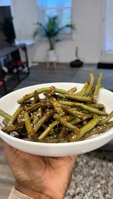 Instagram post by @shantheleo