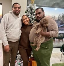 Instagram post by @shardaeorr