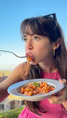 Instagram post by @shesthetea