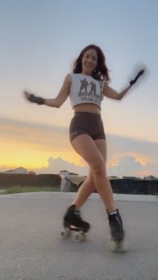 Instagram post by @skatingwithvee