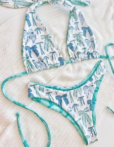 Instagram post by @swimsunnyhunny