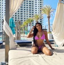 Instagram post by @sydnirella