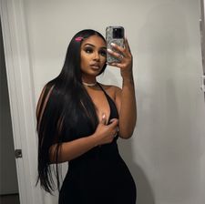 Instagram post by @sydnirella