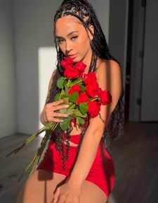 Instagram post by @thealyshalee