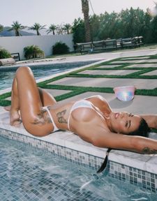 Instagram post by @thecourtneytillia